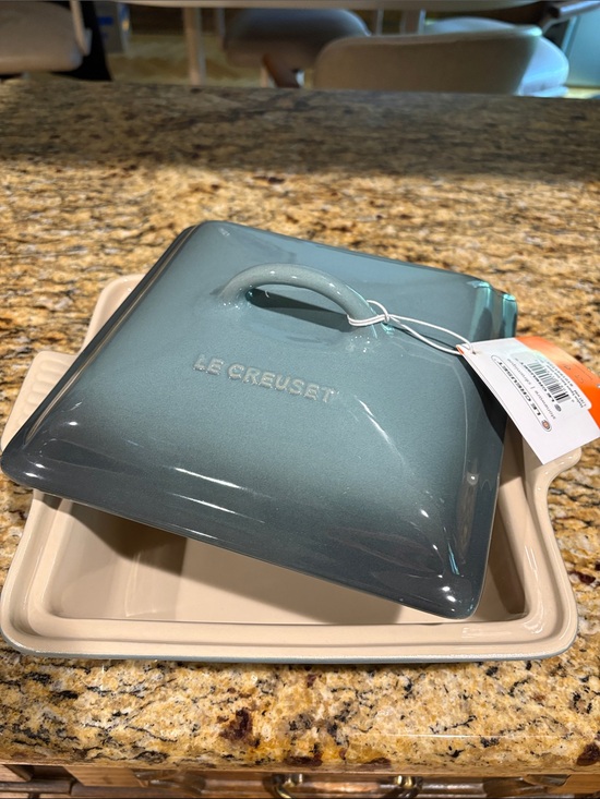 Le Creuset Other - Le Creuset 23cm Square Shallow Dish with Lid, Ocean